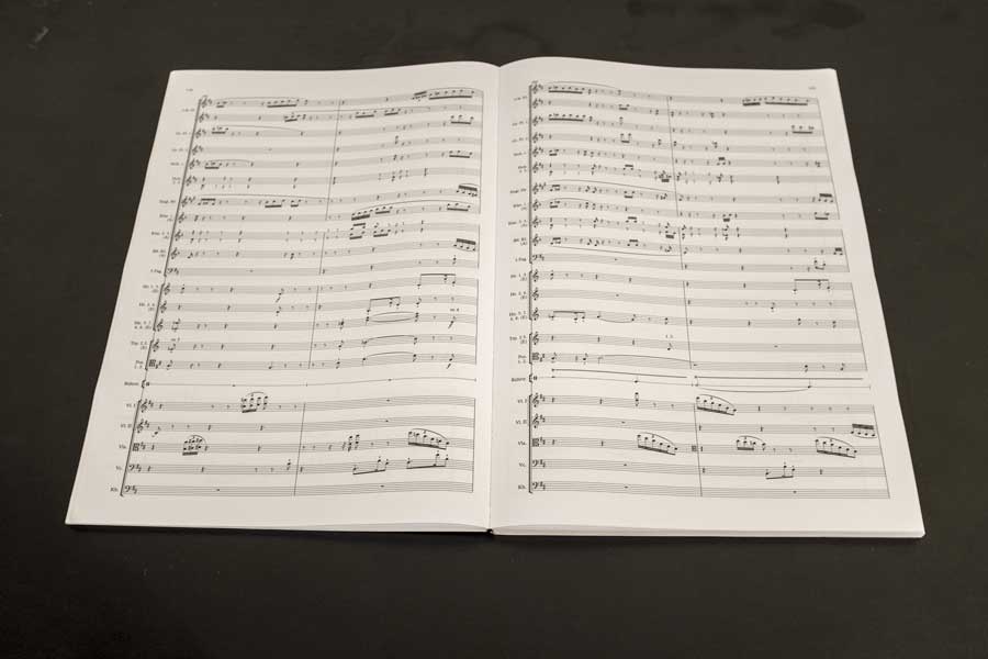 825 bars / score
